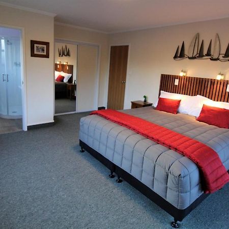 Labyrinth Gardens Guest House تاكاكا المظهر الخارجي الصورة
