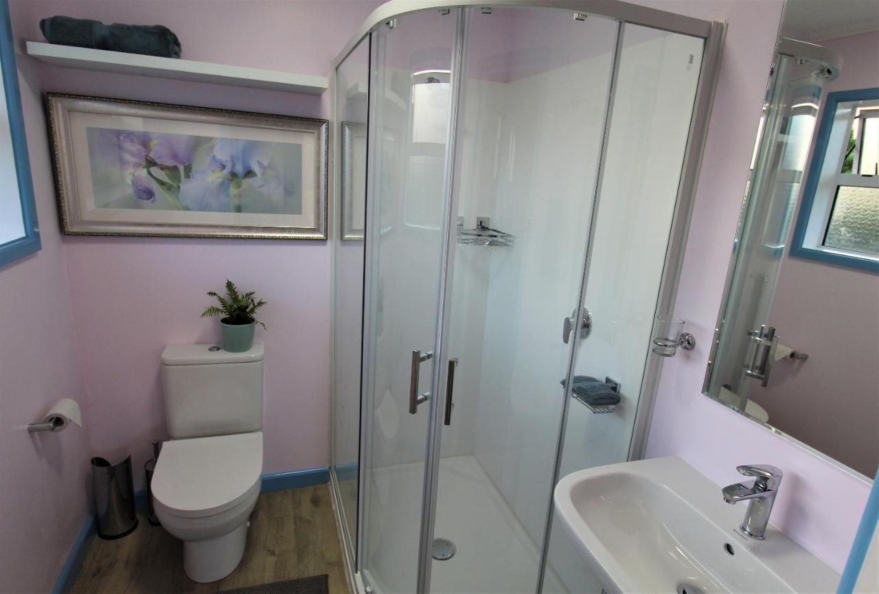 Labyrinth Gardens Guest House تاكاكا المظهر الخارجي الصورة