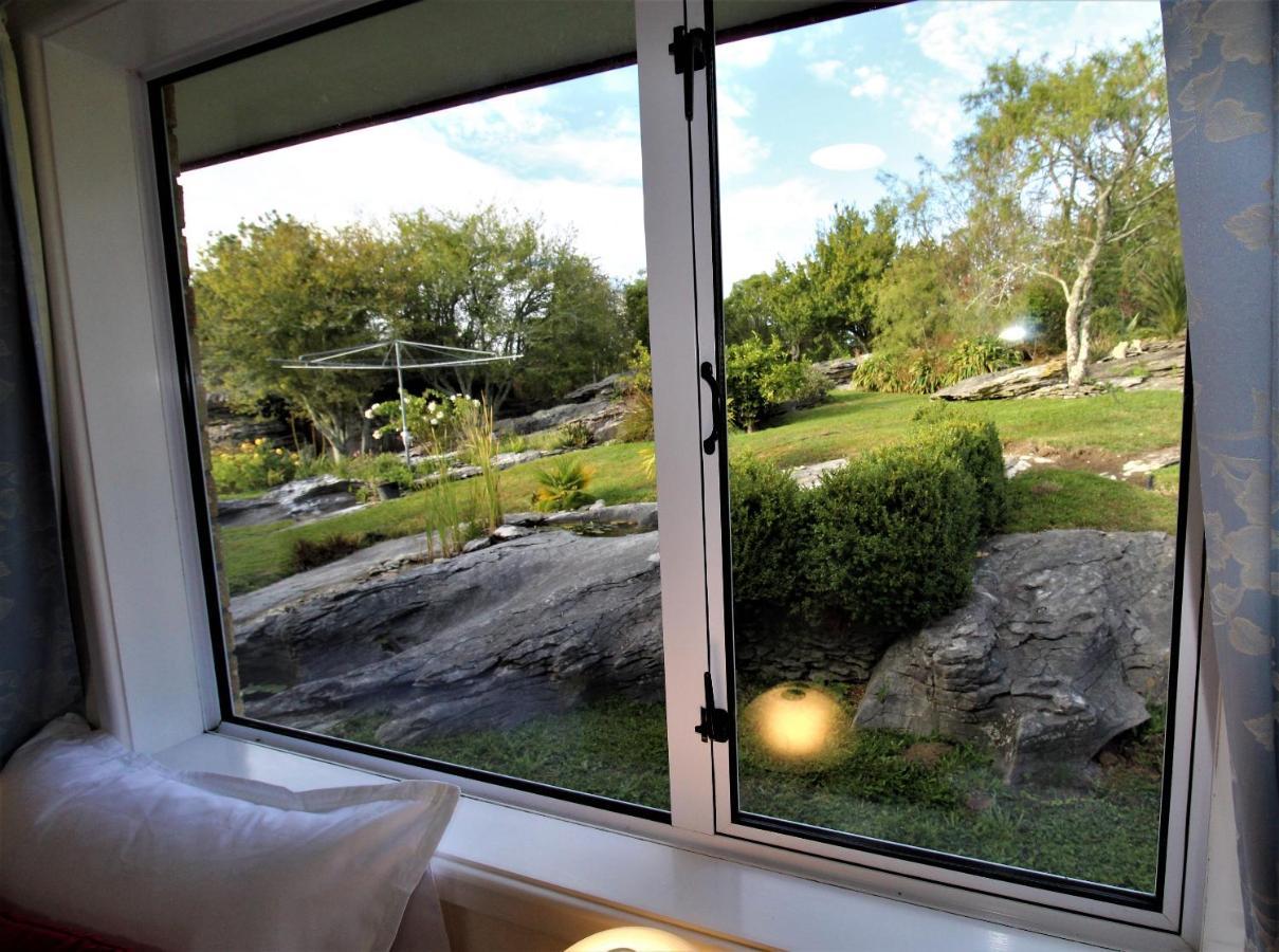 Labyrinth Gardens Guest House تاكاكا المظهر الخارجي الصورة