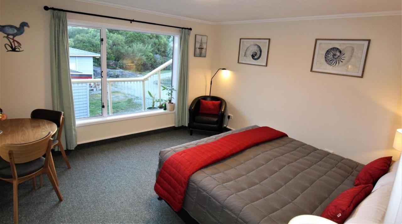 Labyrinth Gardens Guest House تاكاكا المظهر الخارجي الصورة